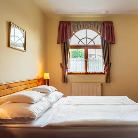 Hotel Hajdu Kastely 3*