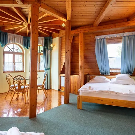 Hotel Hajdu Kastely 3*