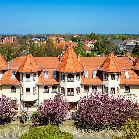 Hajdu Kastely 3*