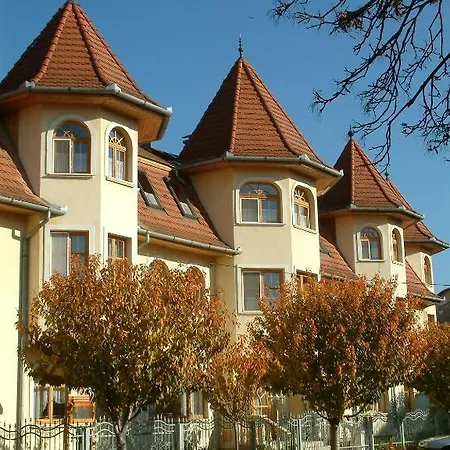 Отель Hajdu Kastely 3*