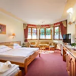 Hotel Hajdu Kastely 3*
