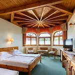 Hajdu Kastely Hotel 3*