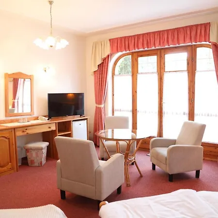 Hotel Hajdú Kastély 3*